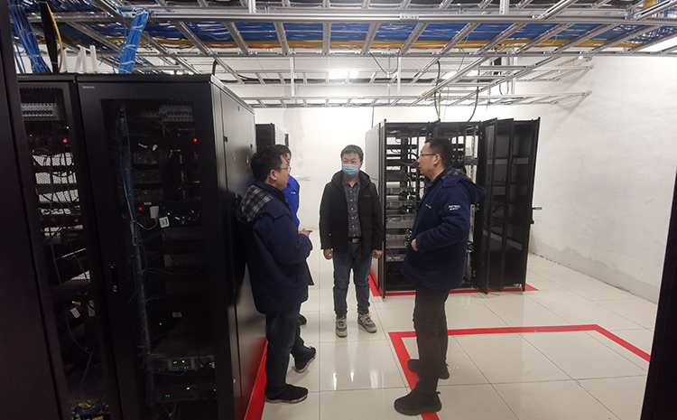 金雞灘煤礦數據機房全氟己酮滅火裝置安裝完成！